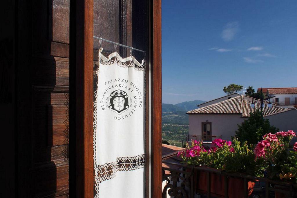 Palazzo Ruggiero Bed & Breakfast Montefusco Exterior photo